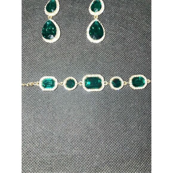 Green gem Earrings and bracelets set - Picture 3 of 10